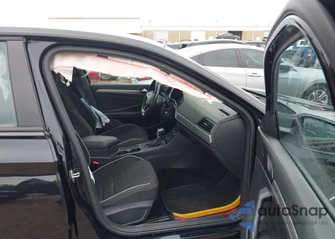 2023 Volkswagen Jetta 1.5T Sport z USA, uszkodzony, nr VIN 3VWBM7BU1PM016282